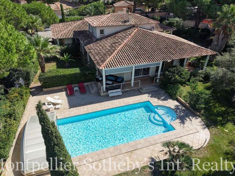 Maison Agde - 6 chambres - 310m²