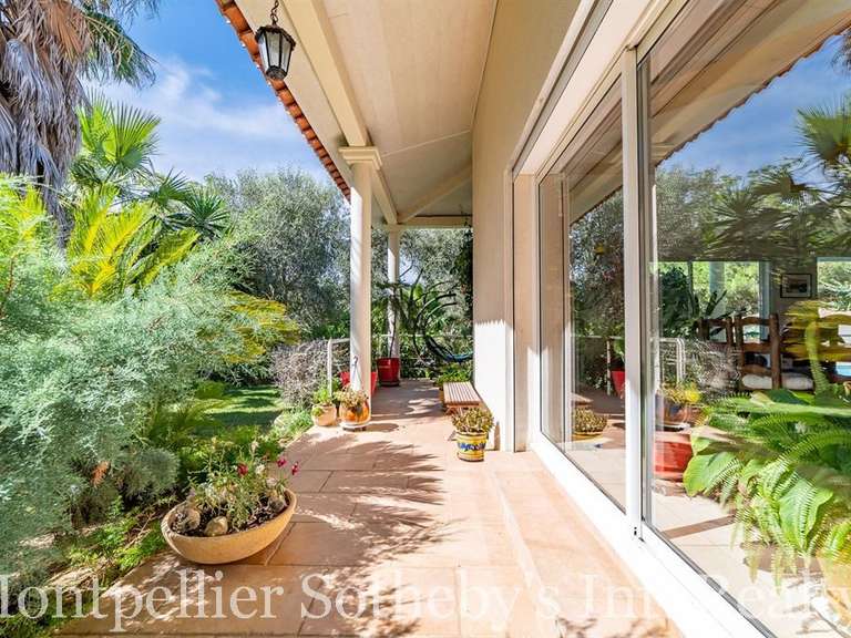 Maison Agde - 6 chambres - 310m²