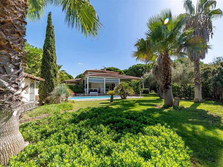 Maison Agde - 6 chambres - 310m²