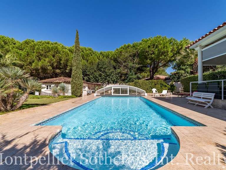 Maison Agde - 6 chambres - 310m²