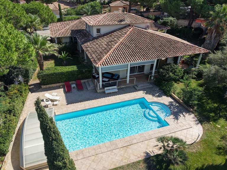 Maison Agde - 6 chambres - 310m²