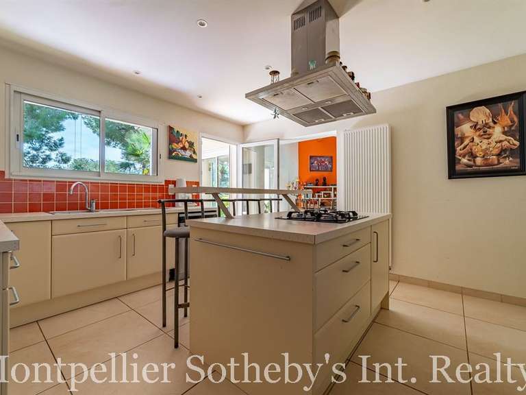 Maison Agde - 6 chambres - 310m²