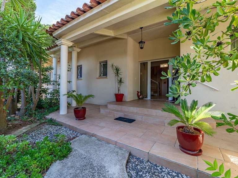 Maison Agde - 6 chambres - 310m²