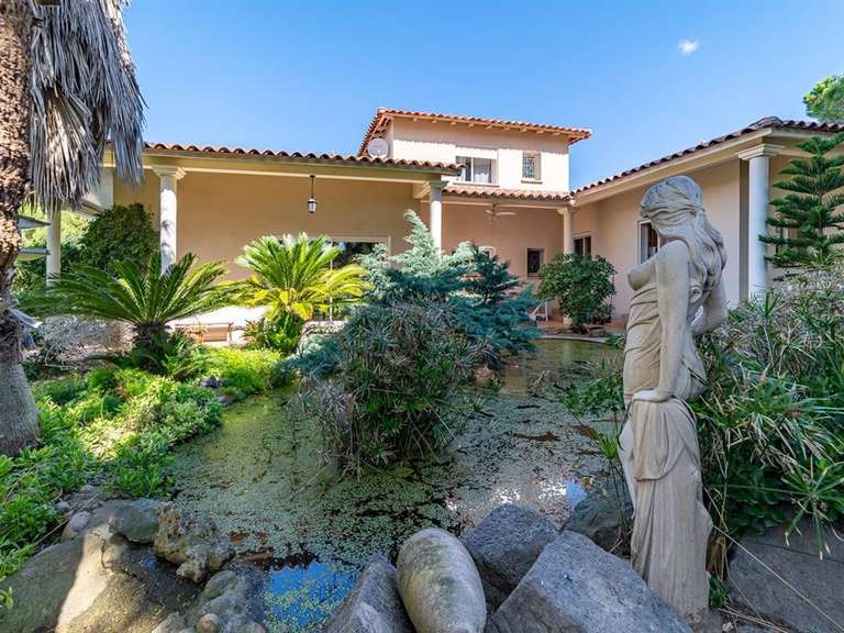 House Agde - 6 bedrooms - 310m²