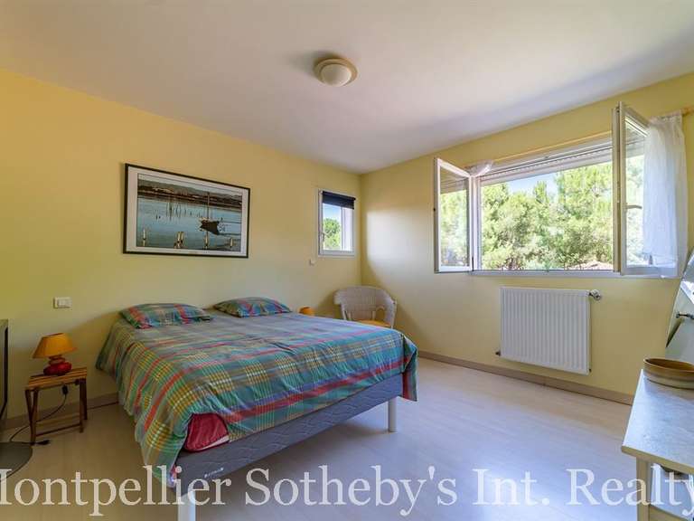 Maison Agde - 6 chambres - 310m²