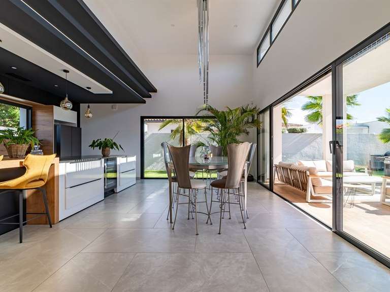 Maison Agde - 3 chambres - 145m²