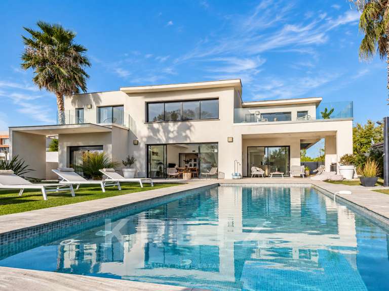 Maison Agde - 4 chambres - 237m²