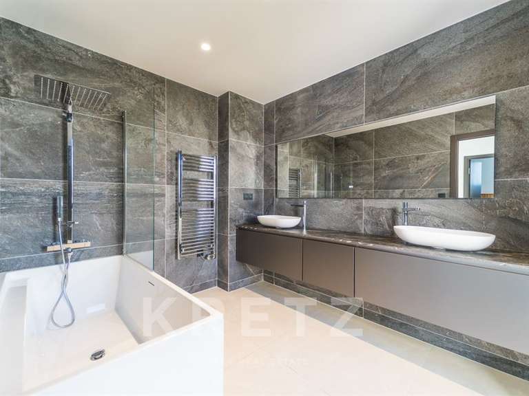 Maison Agde - 4 chambres - 196m²