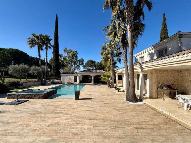 Maison Agde - 5 chambres - 266m²