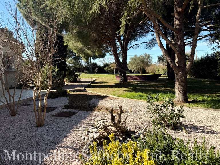 Maison Agde - 5 chambres - 266m²