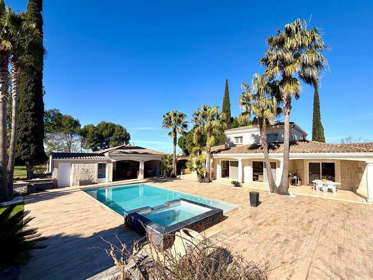 Maison Agde - 5 chambres - 266m²