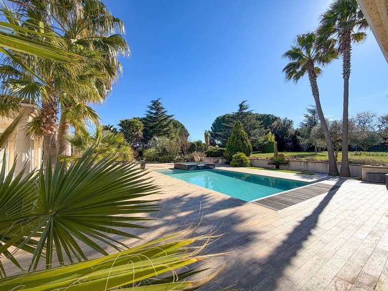 Maison Agde - 5 chambres - 266m²