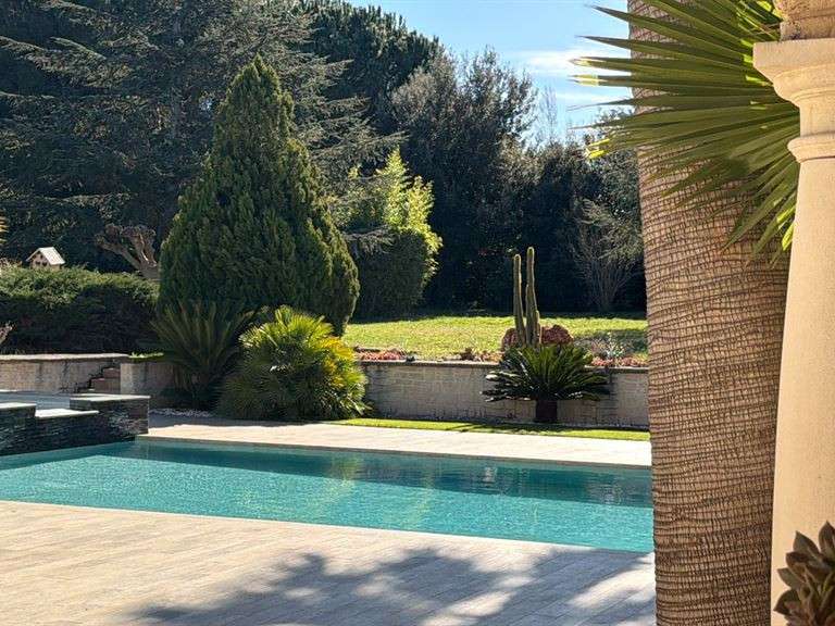 Maison Agde - 5 chambres - 266m²