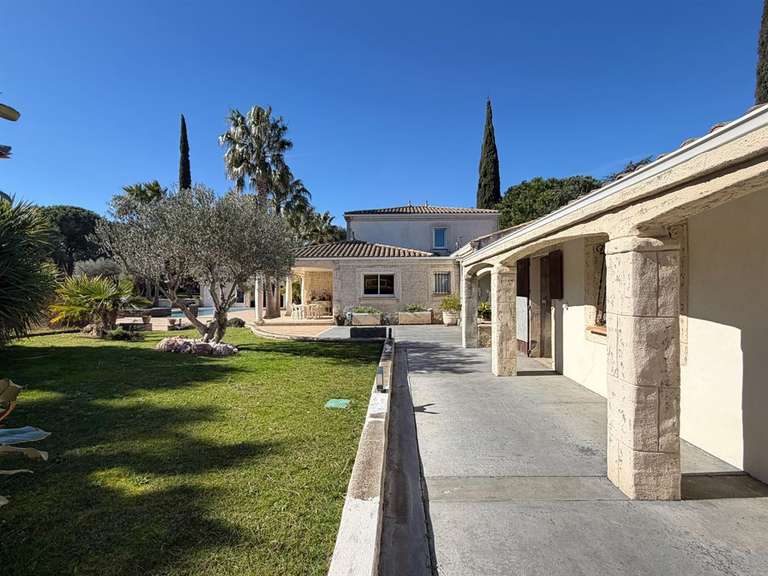 Maison Agde - 5 chambres - 266m²