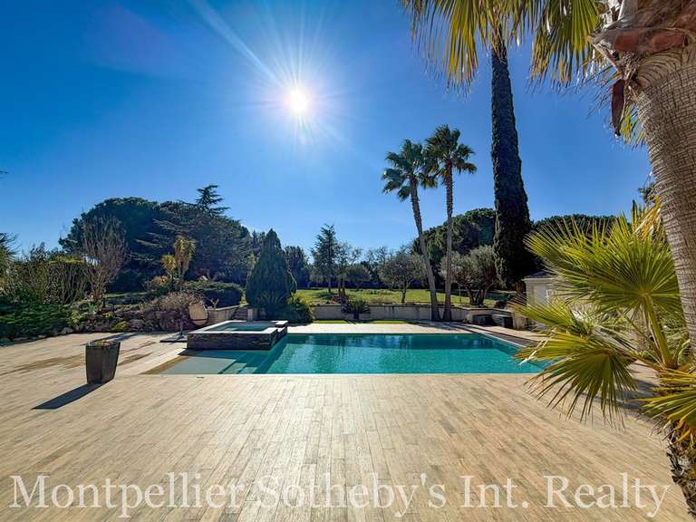 Maison Agde - 5 chambres - 266m²