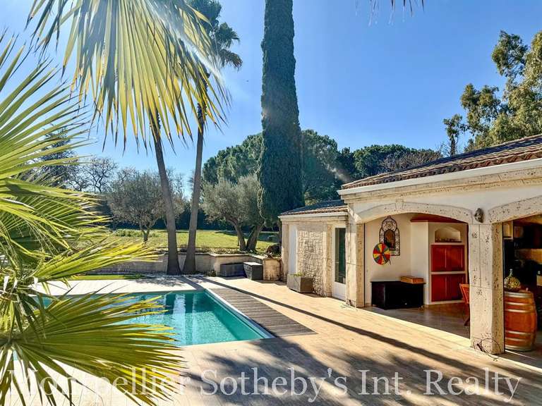 Maison Agde - 5 chambres - 266m²