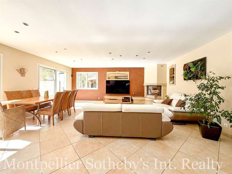 Maison Agde - 5 chambres - 266m²