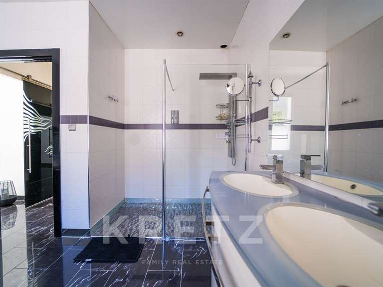 Maison Agde - 4 chambres - 230m²