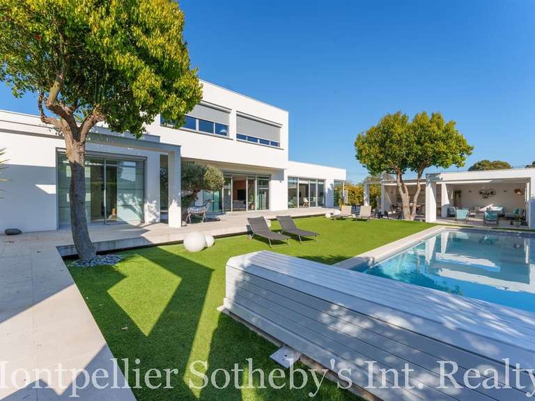 Maison Agde - 6 chambres - 321m²