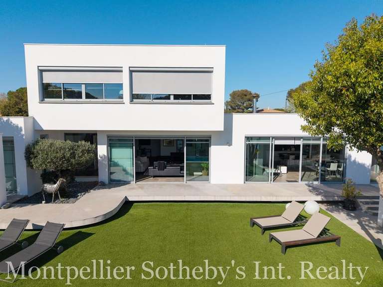Maison Agde - 6 chambres - 321m²