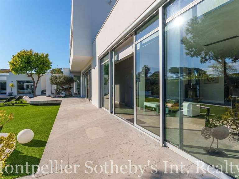 Maison Agde - 6 chambres - 321m²