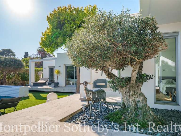 Maison Agde - 6 chambres - 321m²
