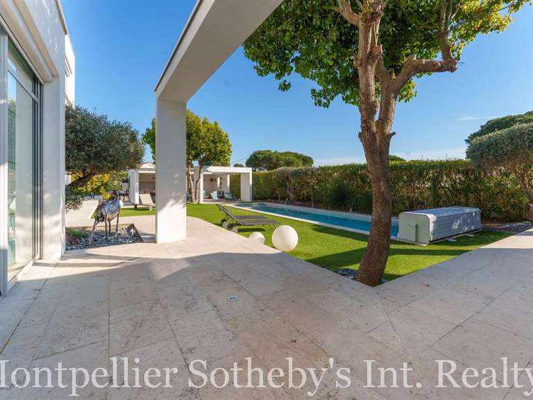 Maison Agde - 6 chambres - 321m²