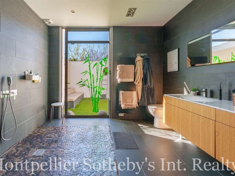 Maison Agde - 6 chambres - 321m²