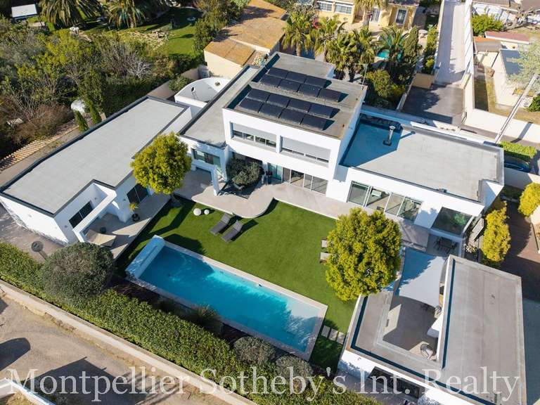 Maison Agde - 6 chambres - 321m²