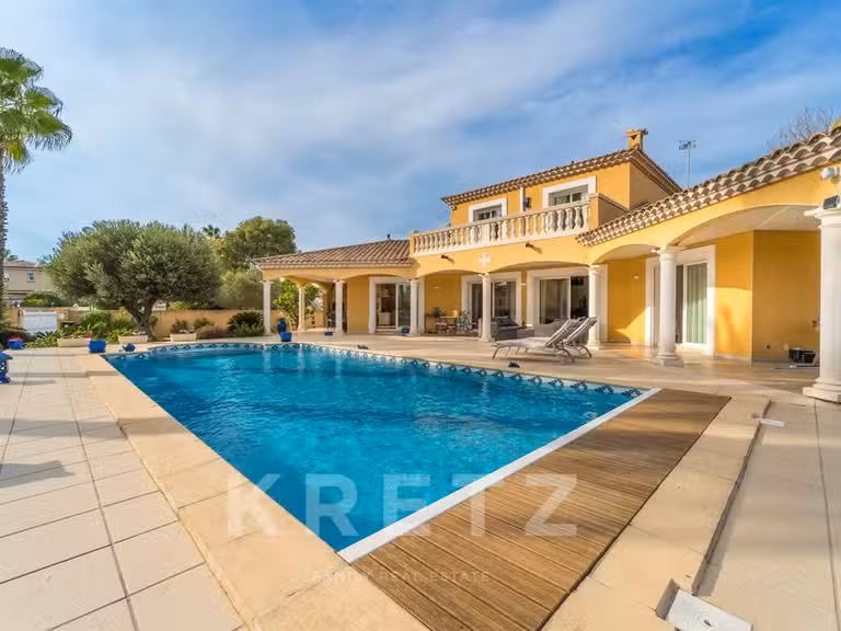 Maison Agde - 4 chambres - 158m²