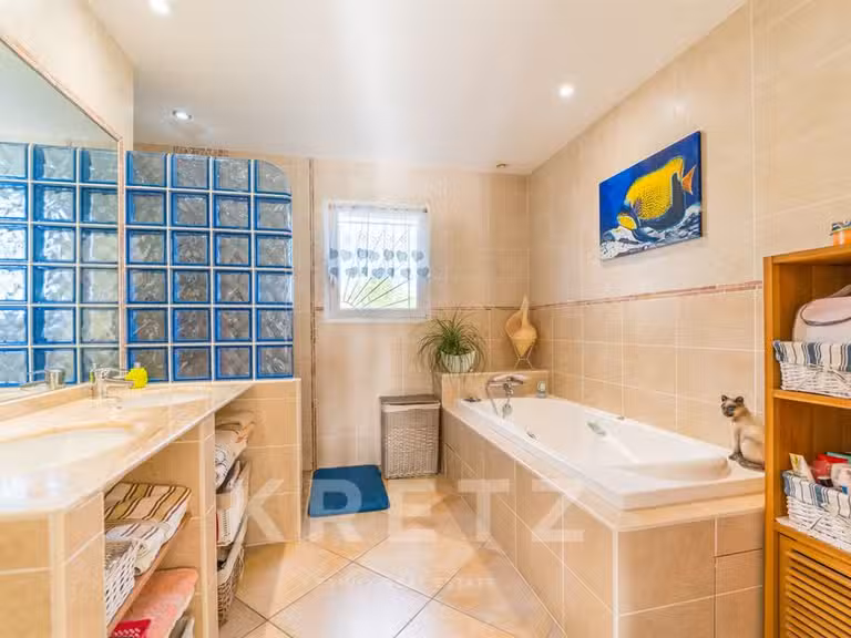 Maison Agde - 4 chambres - 158m²