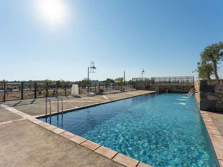 Propriété Agde - 40 chambres - 2026m²