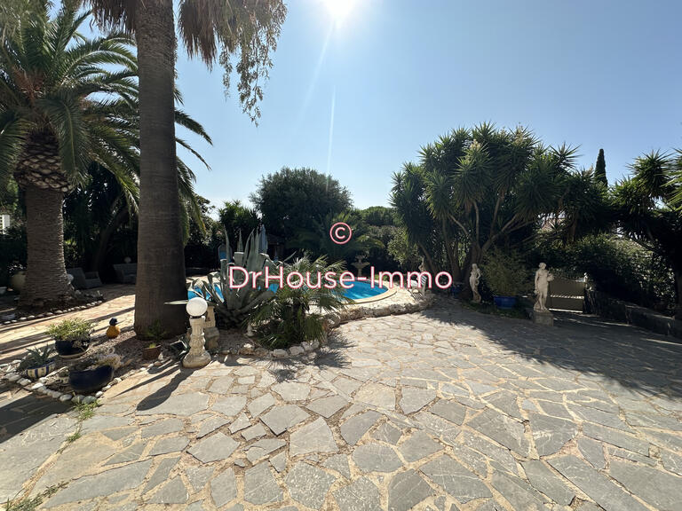 Villa Agde - 3 chambres - 186m²