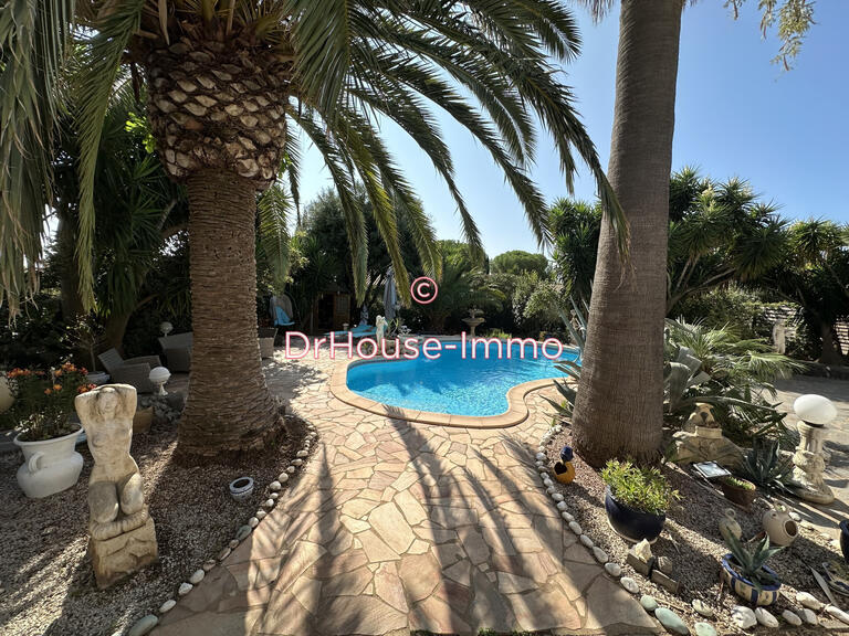 Villa Agde - 3 chambres - 186m²