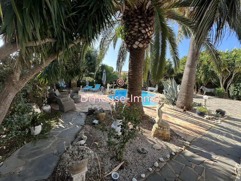 Villa Agde - 3 chambres - 186m²