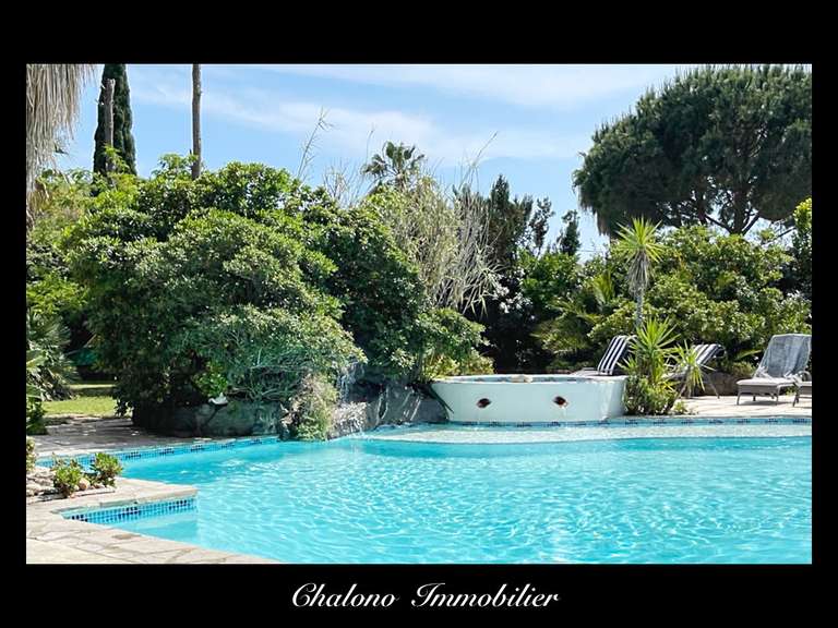 Villa Agde - 5 bedrooms - 220m²