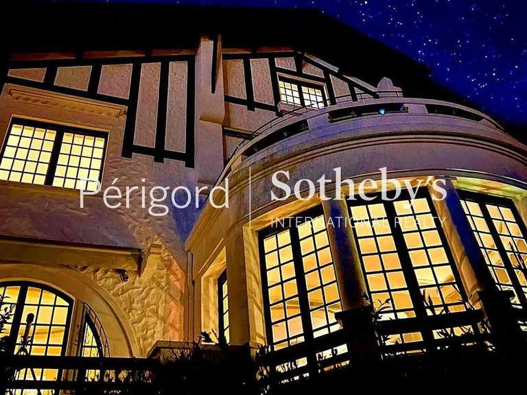 House Agen - 6 bedrooms - 380m²