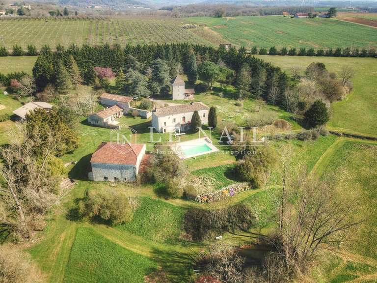 Propriété Agen - 3 chambres - 400m²