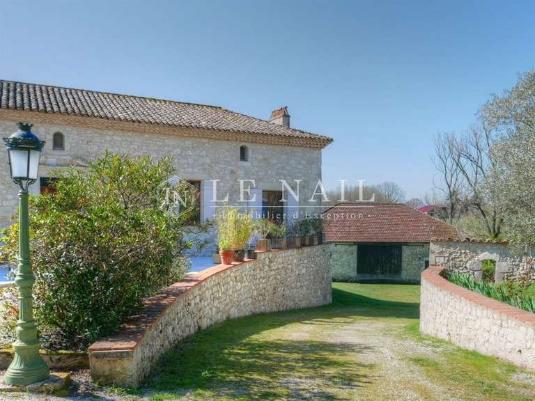 Propriété Agen - 3 chambres - 400m²