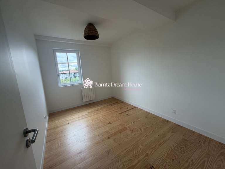 Appartement Ahetze - 4 chambres - 164m²