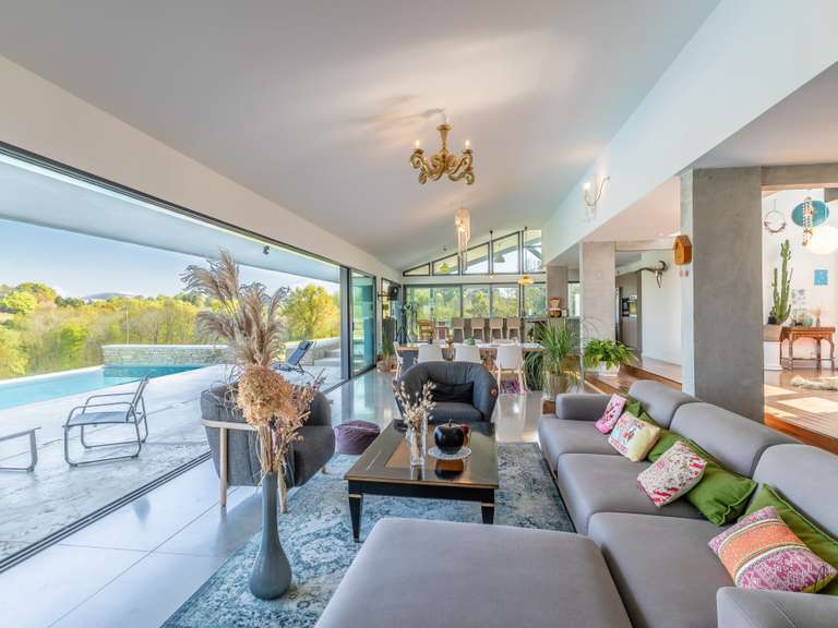 House Ahetze - 4 bedrooms - 320m²