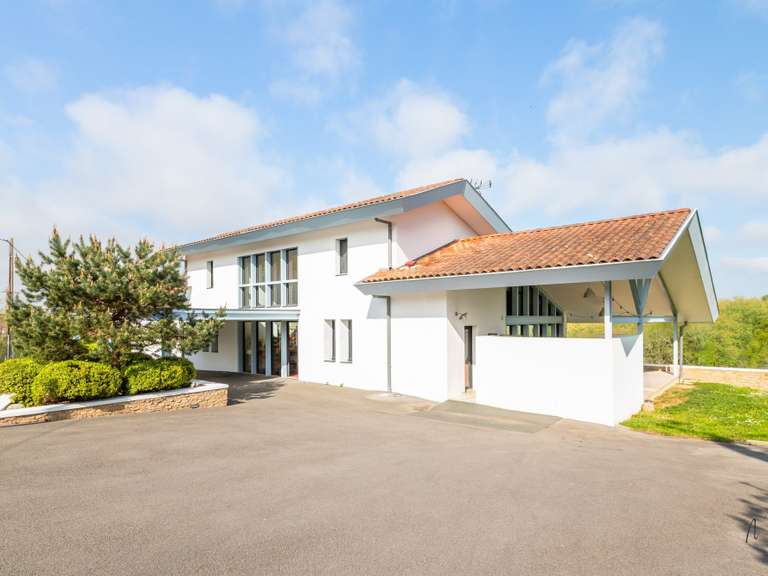 House Ahetze - 4 bedrooms - 320m²