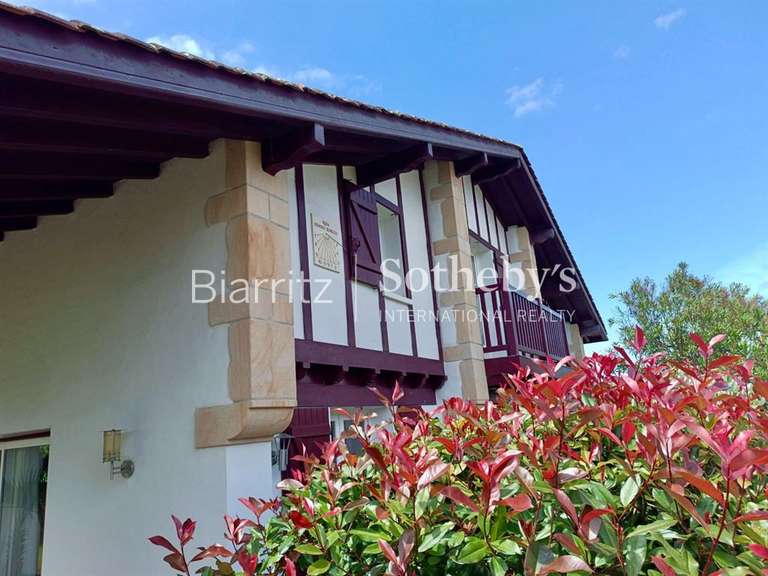 House Ahetze - 4 bedrooms - 200m²