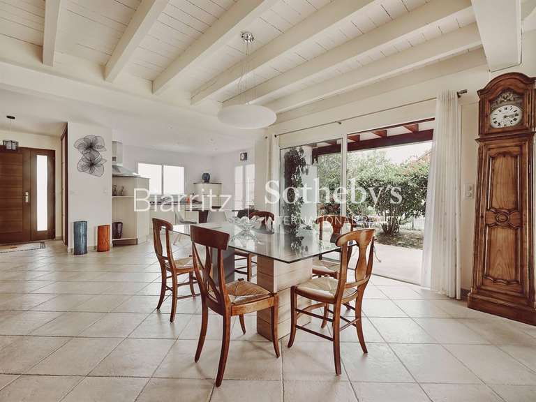 House Ahetze - 4 bedrooms - 200m²