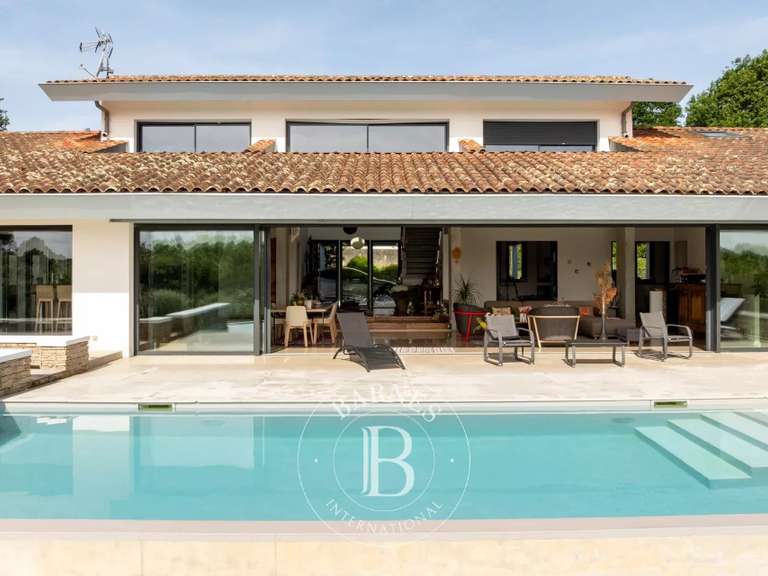 Maison Ahetze - 4 chambres - 320m²