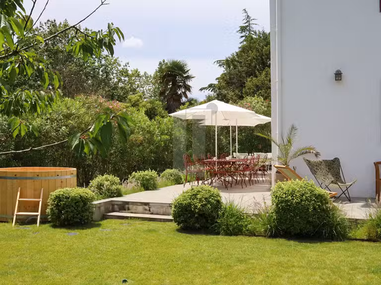 Maison Ahetze - 10 chambres - 650m²
