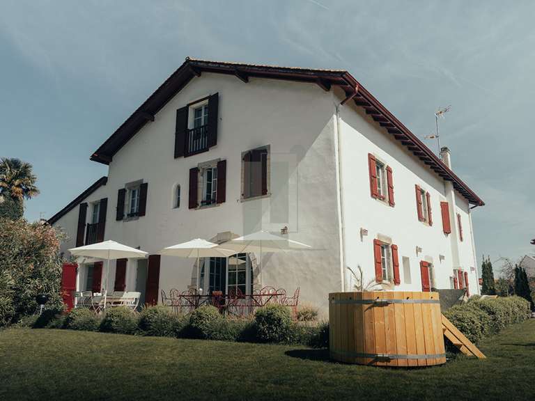 Maison Ahetze - 10 chambres - 650m²