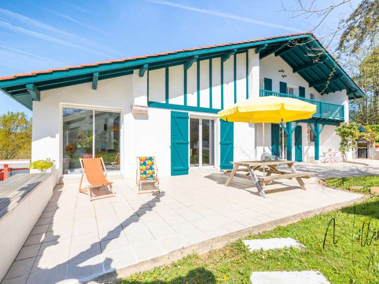 Maison Ahetze - 4 chambres - 281m²