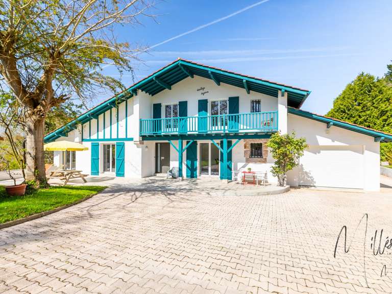 Maison Ahetze - 4 chambres - 281m²