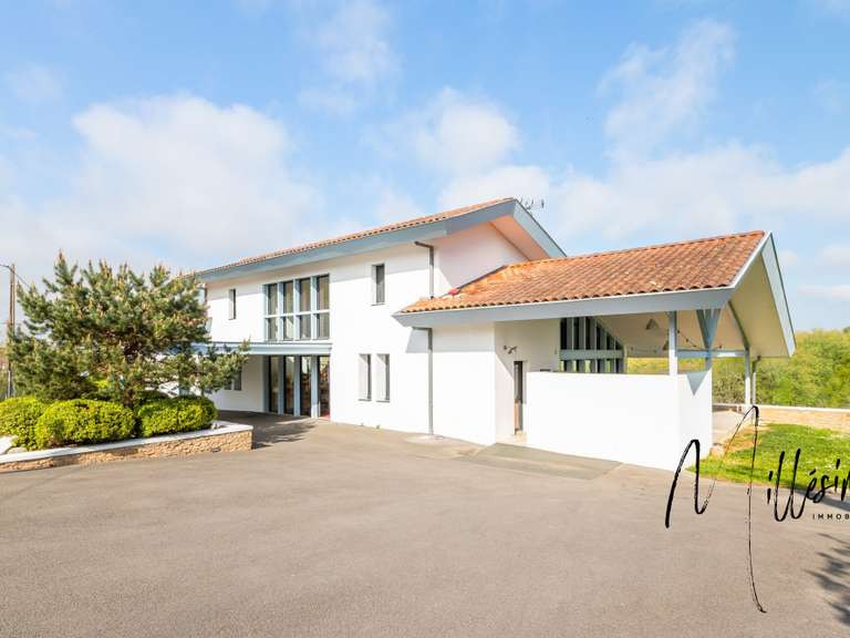 Maison Ahetze - 4 chambres - 320m²